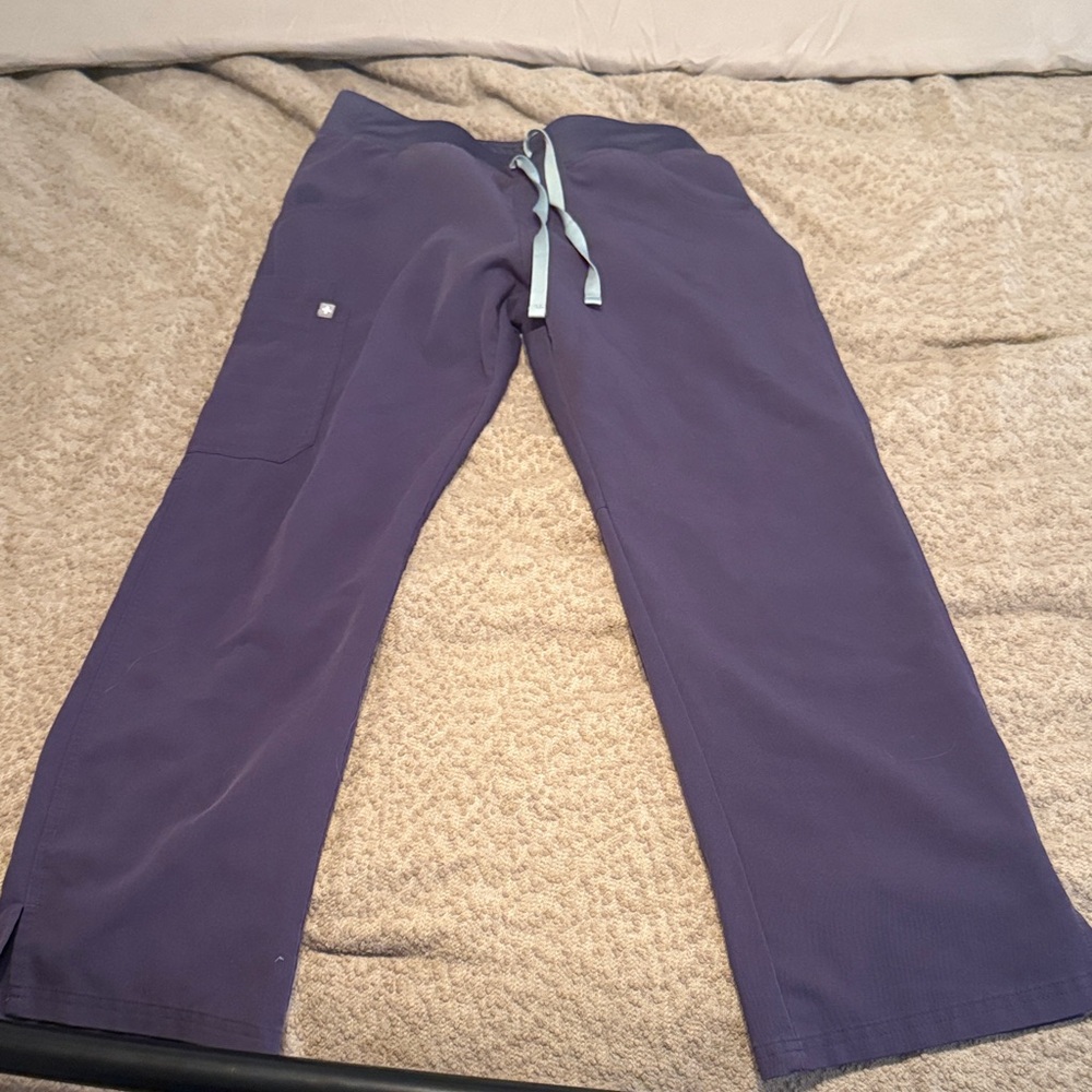 Figs Kade Cargo. Small Petite